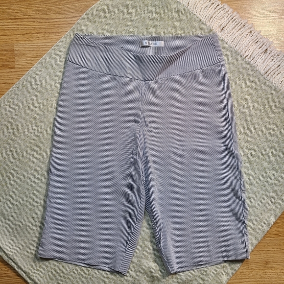S.C. & Co Women's Striped Blue White Bodycon Casual Knee Lenght Short size 6 - Picture 8 of 12